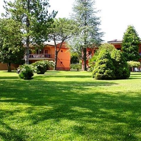 Residence Oasi Manerba del Garda Exterior photo