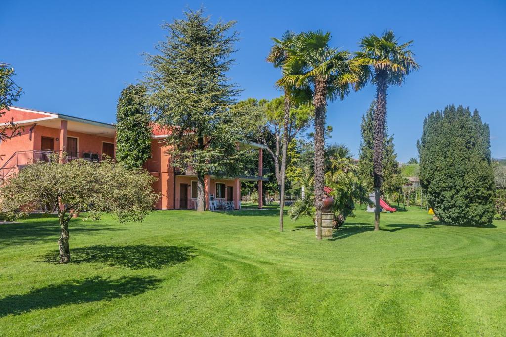 Residence Oasi Manerba del Garda Exterior photo