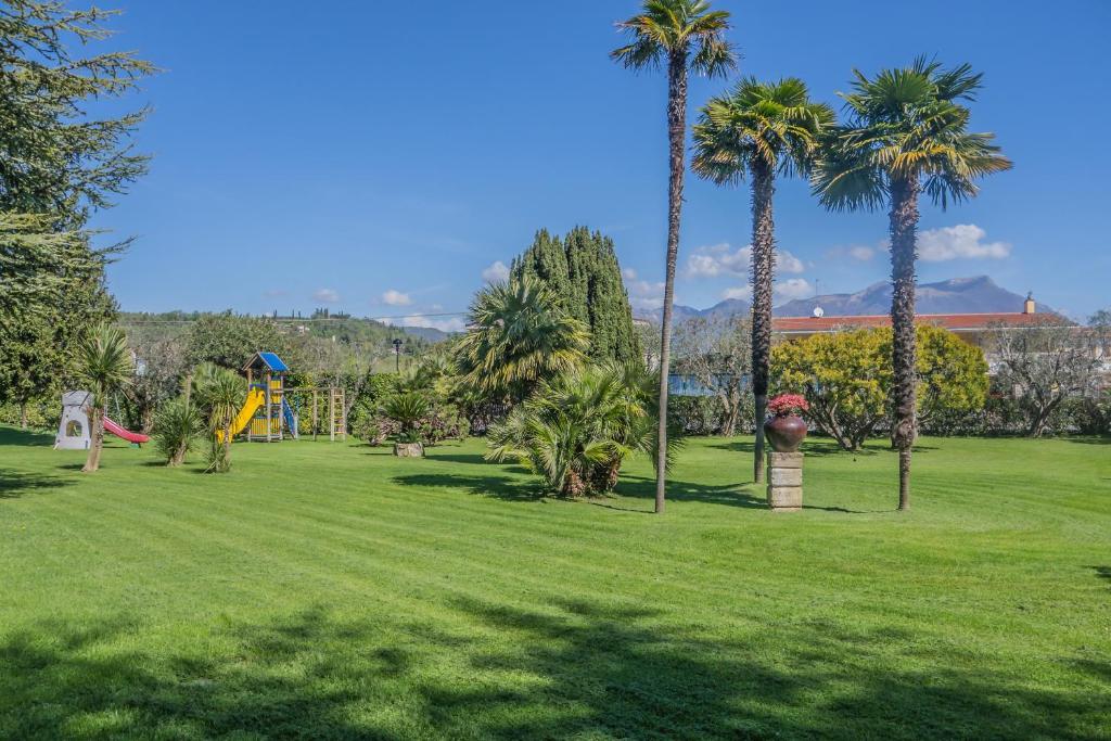 Residence Oasi Manerba del Garda Exterior photo